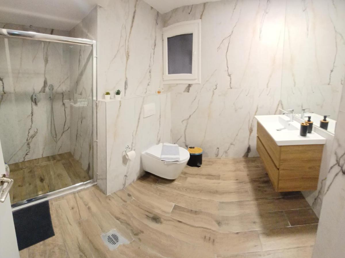 A Piedi 2 Apartment Ioannina Bagian luar foto